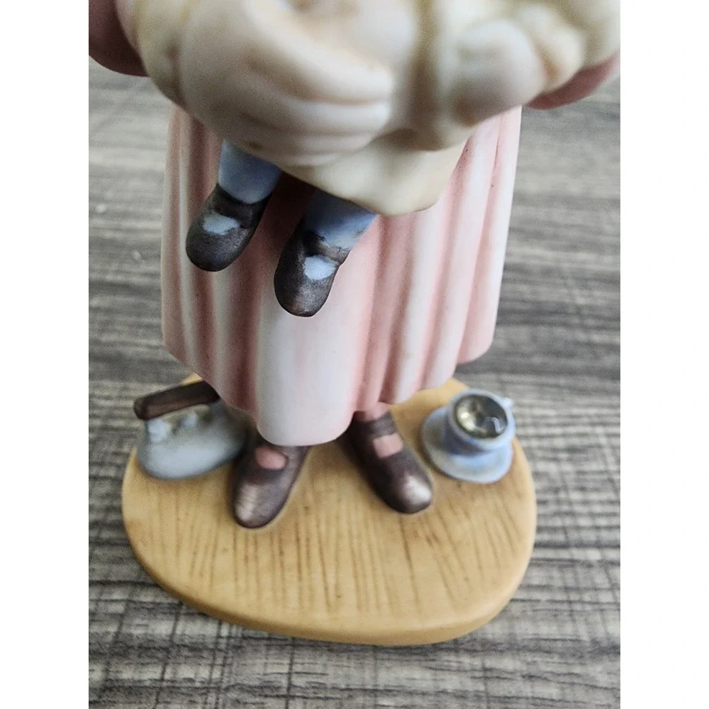 Jan Hagara Amanda 1984-85 Limited Edition Figurine Royal Orleans Porcelain